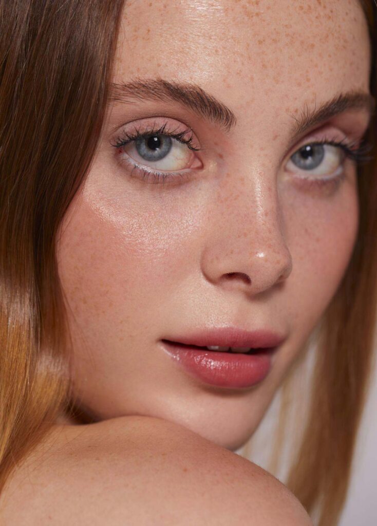 detailní záběr na ženskou tvář
